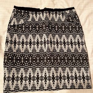 H&M black and white pencil skirt, size 8